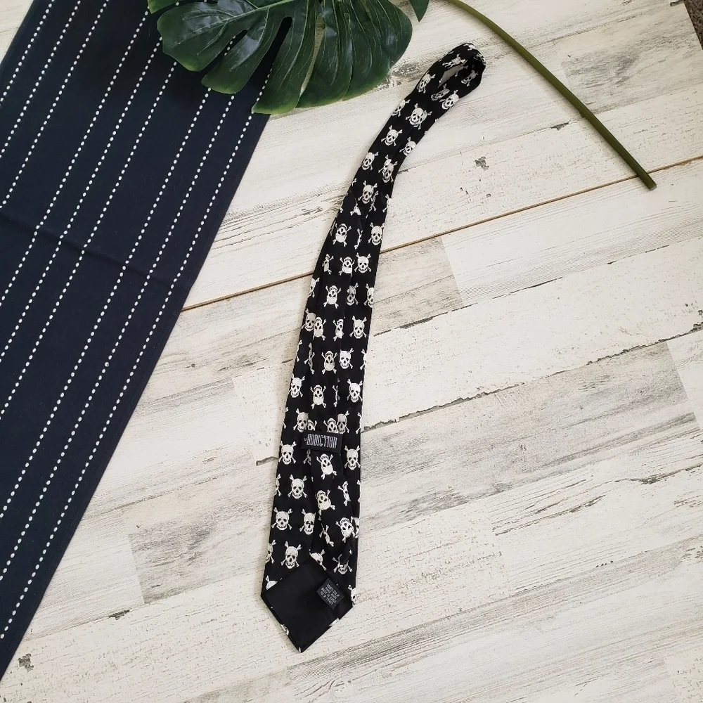 Addiction| Silk Black Skull Tie